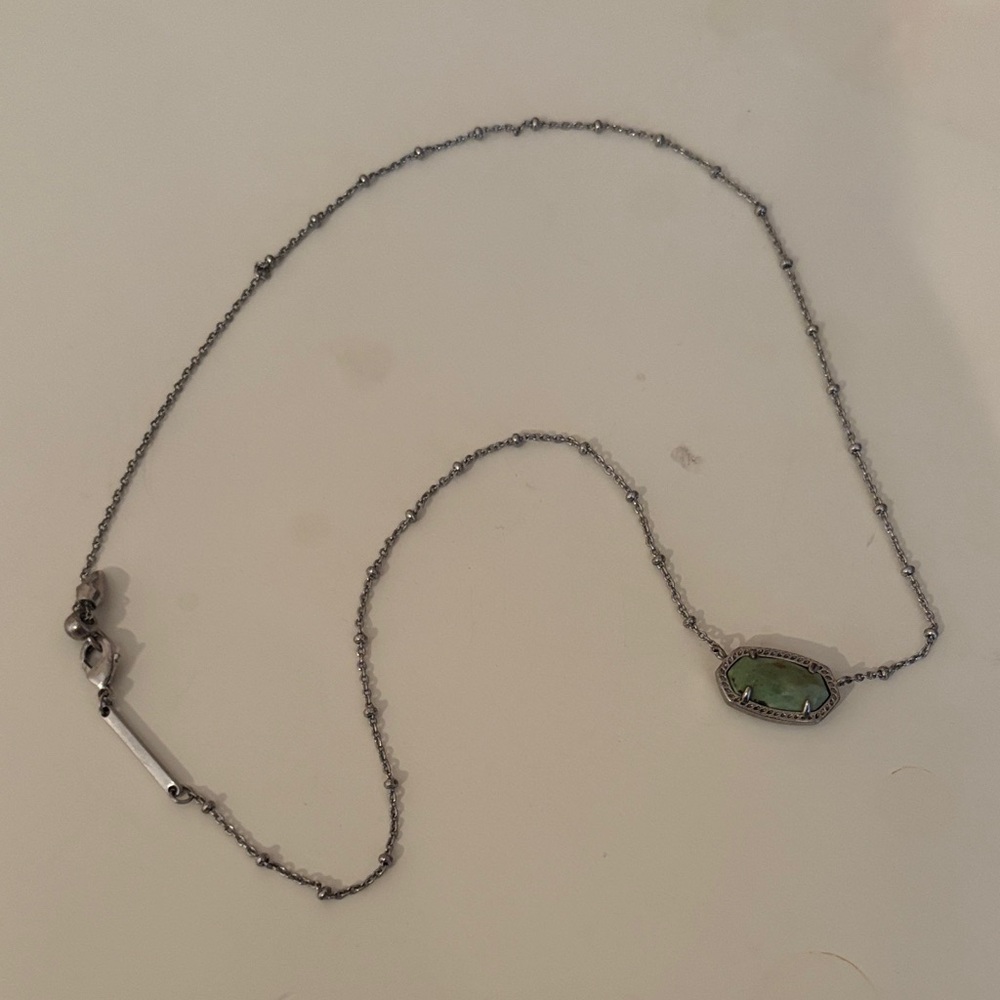 Kendra Scott necklace